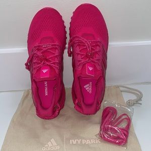 IVY PARK x Adidas Ultraboost OG IVY HEART Sneakers
